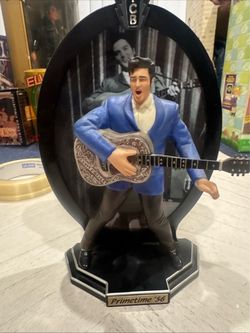 Elvis Presley  statue