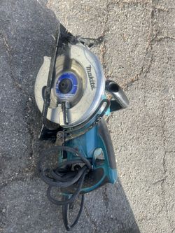 Makita Tools 5477NB Builders 15 Amp Electric 7-1/4" Hypoid Circular Saw w/Blade