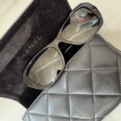 Chanel Polarized Sunglasses with Leather Case