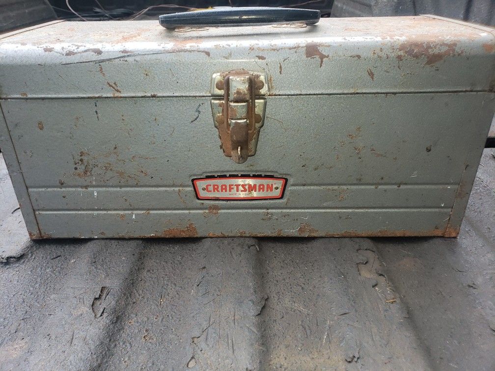 Craftsman metal toolbox