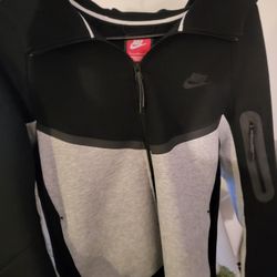 2 Piece Nike Tech New Size S 