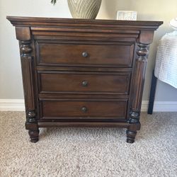 Nightstand 