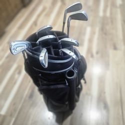 Golf bag & 3-P clubs sold together