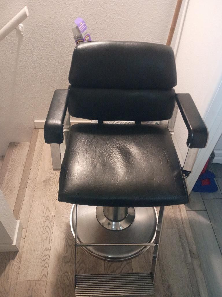 Barber Chair 