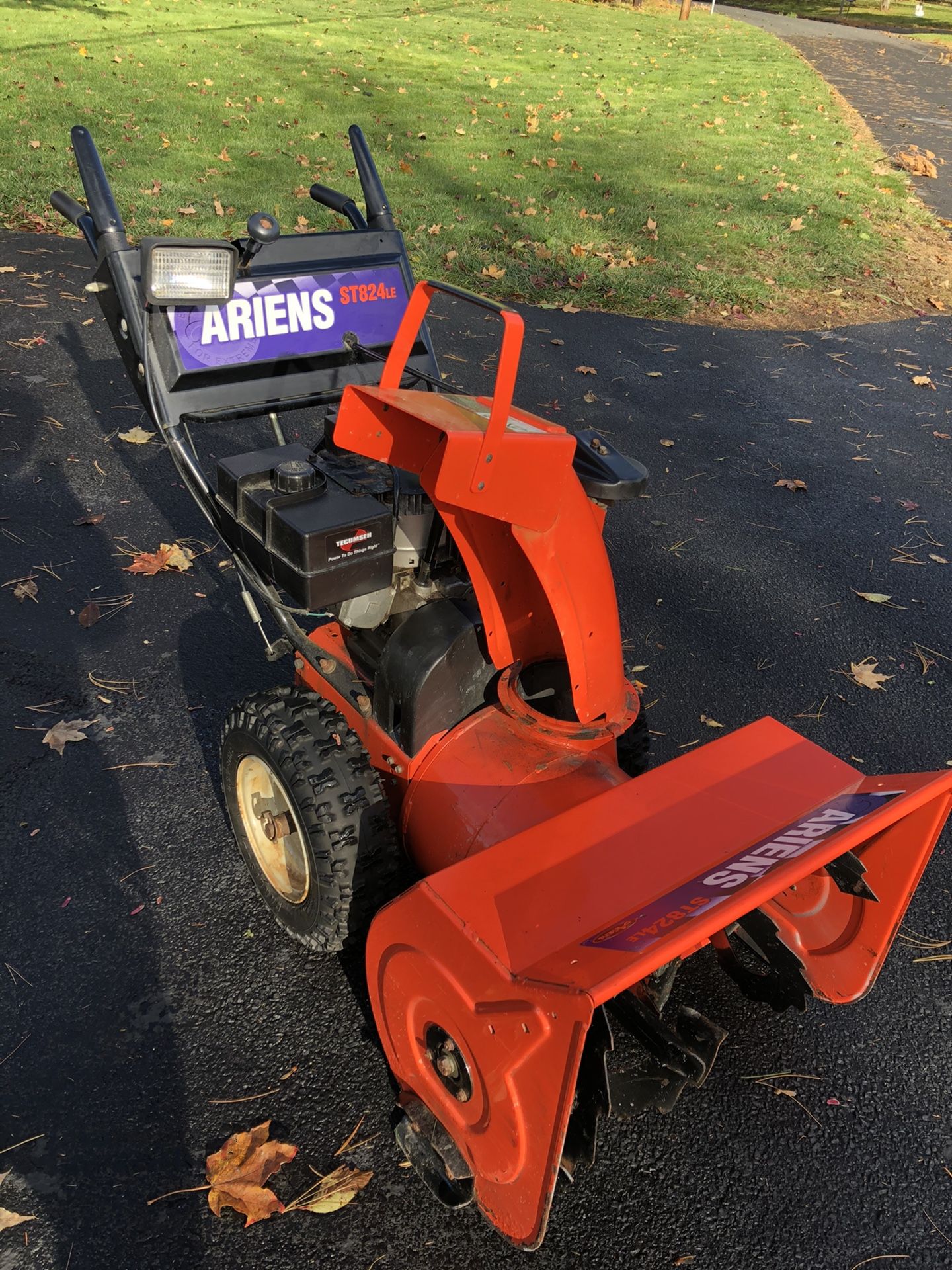 Ariens ST824DLE Snowblower Two Stage