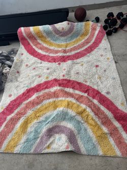 **Moving must go! Children’s Rug and Pillows