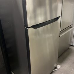 Top Freezer Refrigerator 