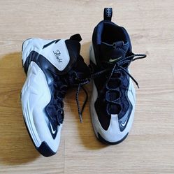 Shoes nikes Reeboks Adidas pumas