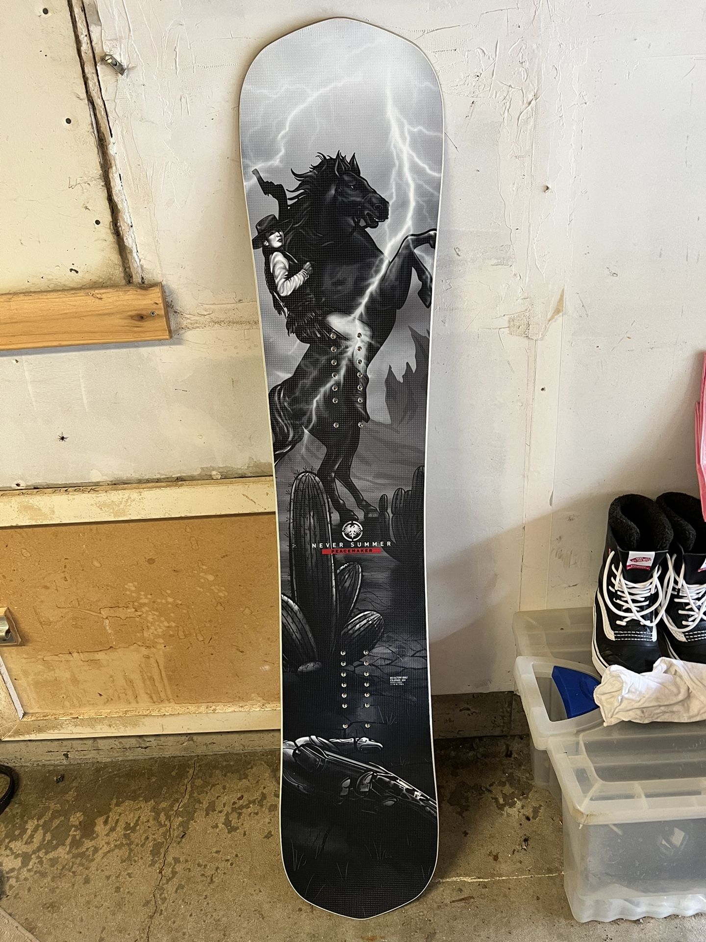 New Never Summer Peacemaker Snowboard 149cm