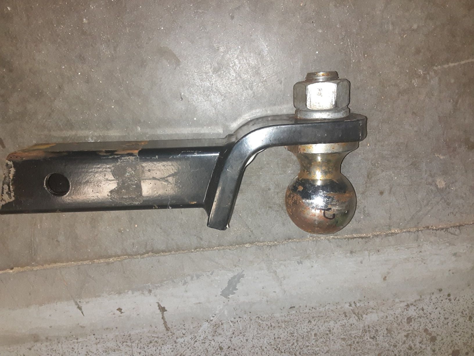 Trailor hitch with 2" ball