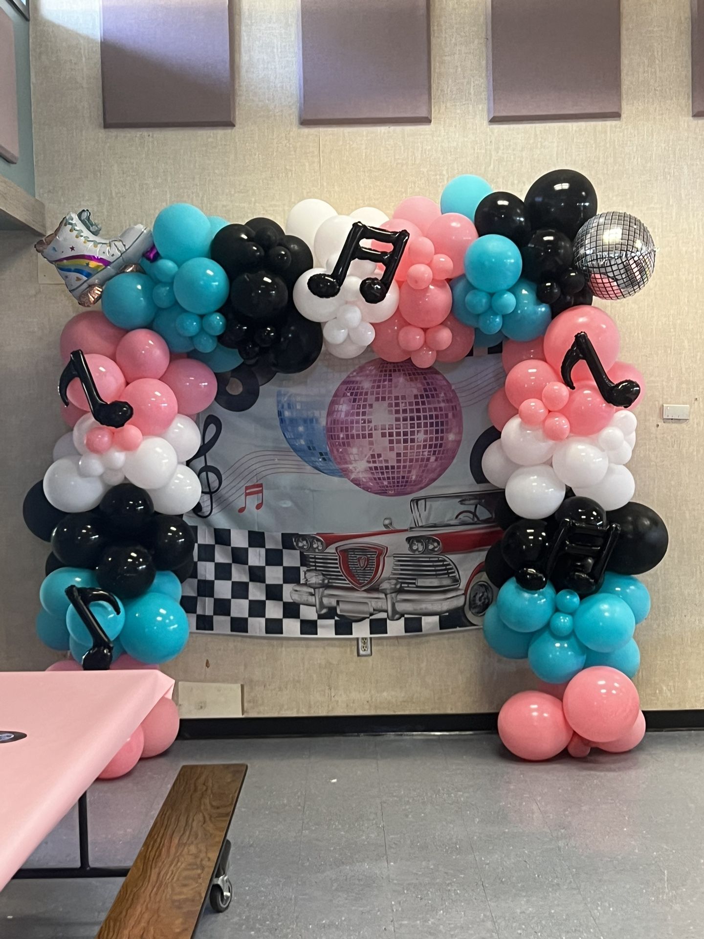 60s Balloons Theme