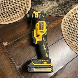 Dewalt 20v multitool con batería 🔋 $90 firme precio