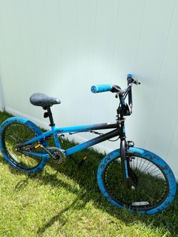 Selling a Mongoose MG20 bicycle.
