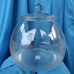 Princess House Crystal Bowl with lid