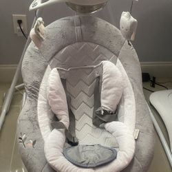 Ingenuity DreamComfort InLighten Cradling Swing