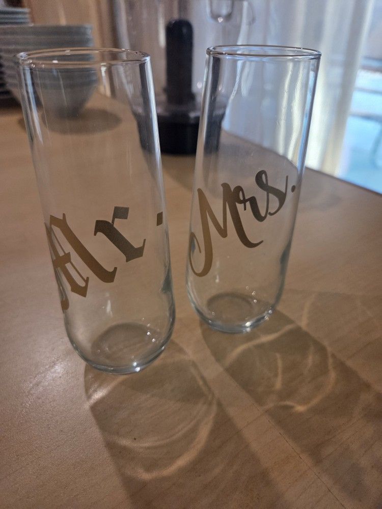 Mr. and Mrs. champagne flutes