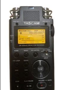 TASCAM DR-100
16 GB SD Memory Card