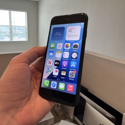 Apple iPhone SE 2nd Gen Unlocked to any carrier! Like new!