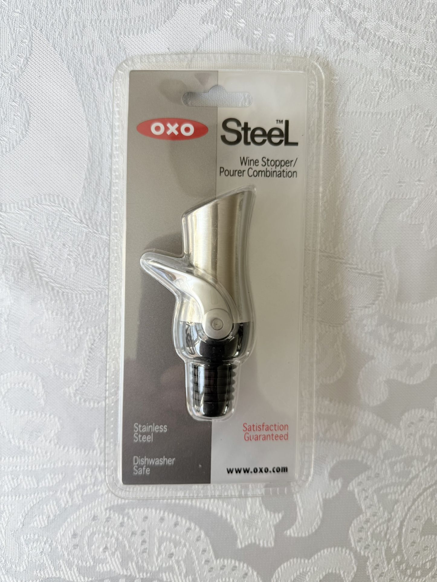 Famous OXO SteeL Wine Stopper/Pourer Combination is the perfect gift for anyone from the wine connoisseur to the casual entertainer. Combining functio