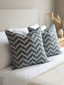 Decorative Throw Pillows 20" x 20" (set of 2)– New!