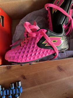 Toddlers Soccer Cleats Size8 NEW