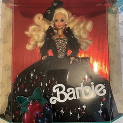 Collectible Old Holiday Barbie Beautiful 