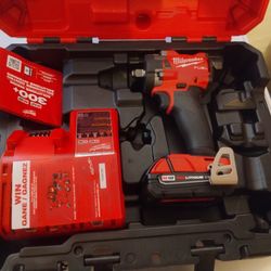 1/2 M18 Milwaukee Fuel Impact Wrech Kit Completo $200 Fijo
