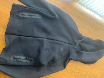 Black Nike Tech