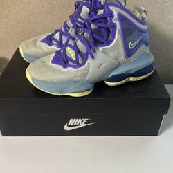 LeBron XIX Basketball Shoes Size 6.5