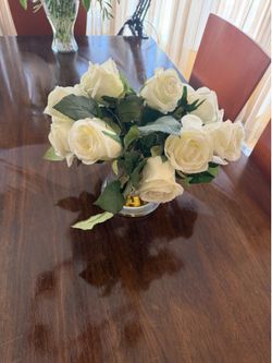 Decorative vase with roses