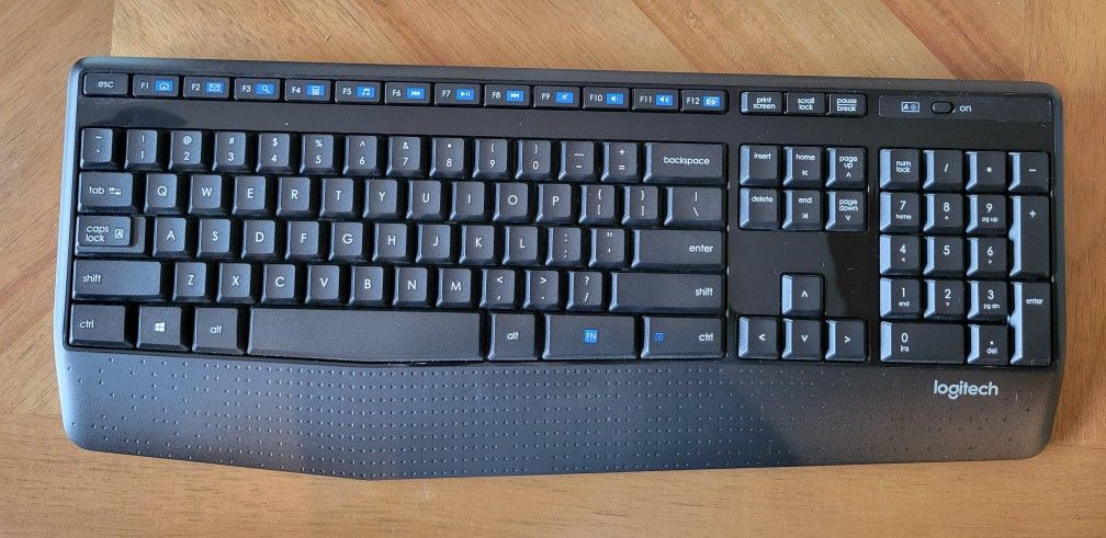 Logitech K345 Keyboard (Needs USB receiver)