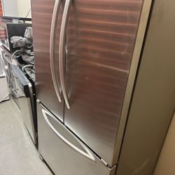 Refrigerator 