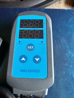 Inkbird IHC-200 Plug & Play Humidity Controller 100-240VAC Digital Display