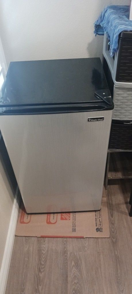 Magic Chef Refrigerator