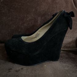 Woman’s Guess High Heels 