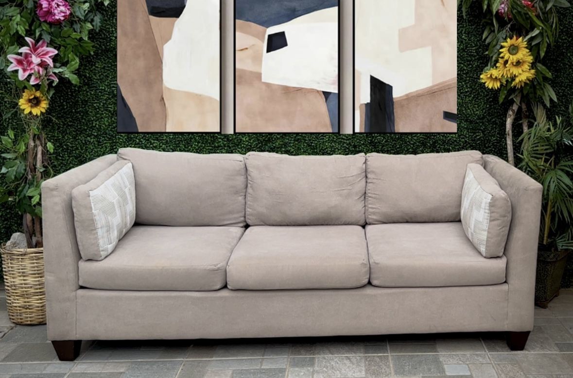 (Free Delivery 🚚 ) American Furniture Grey Couch