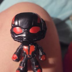 Black Ant Man Funko Mistery Mini Figure