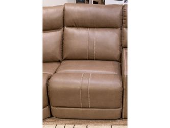 Max-Momentum Biscotti PWR Armless REC w/ADJ Headrest