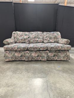 Traditional Floral Print Three-Seat Couch