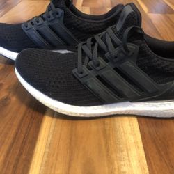 Adidas  Ultra Boost Size 10 Men’s. Excellent Condition 
