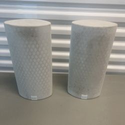 Boston Acoustics Bravo Wall Mountable speakers White Blemish. Used in good condition with some cosmetic blemishes. These blemishes are mostly the dirt
