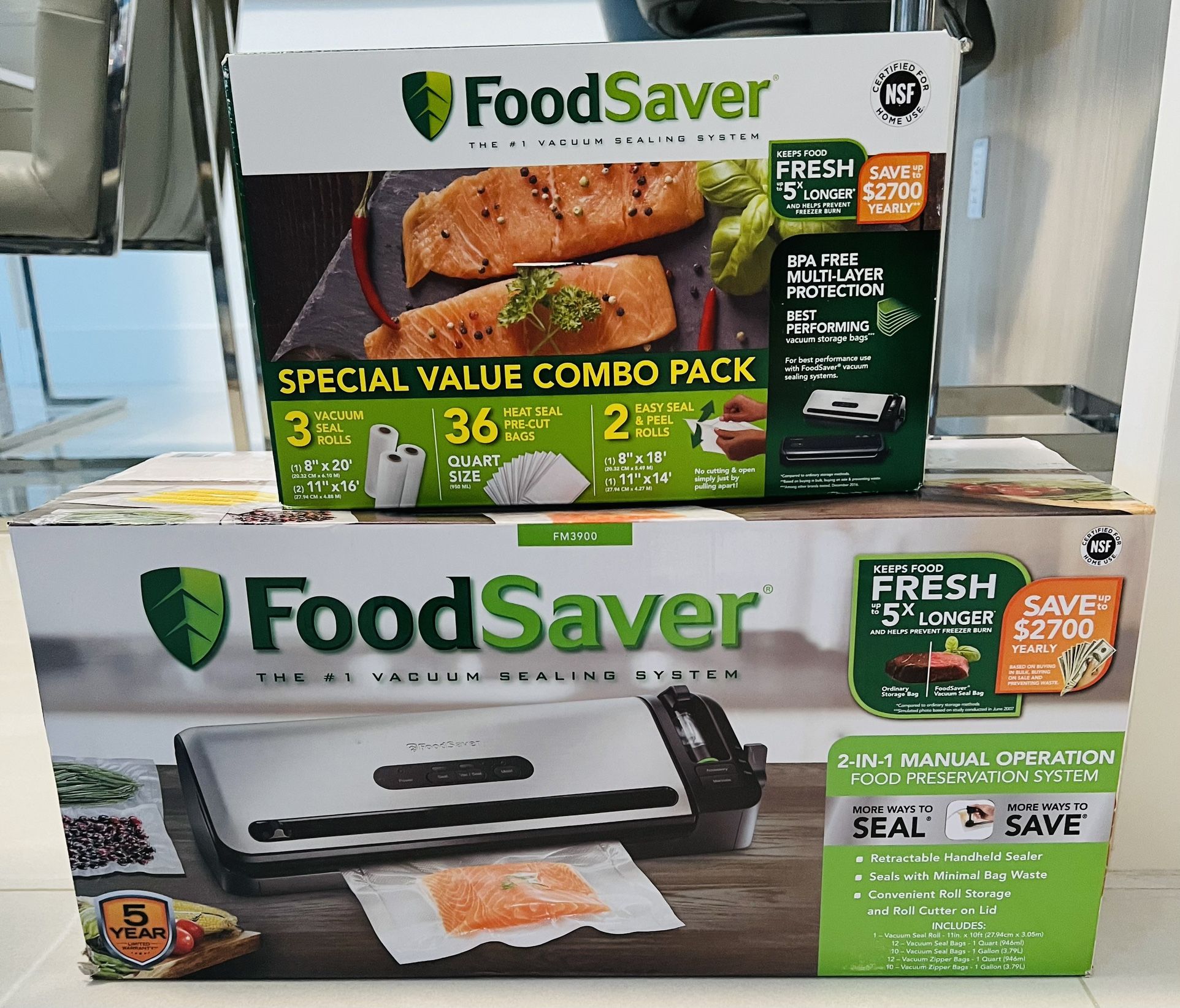 Food Saver FM3900 series 2-In-1 Vacuum Sealing System With Special Value Combo Pack