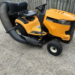 Cub Cadet XT1 46” With Dual Bagger