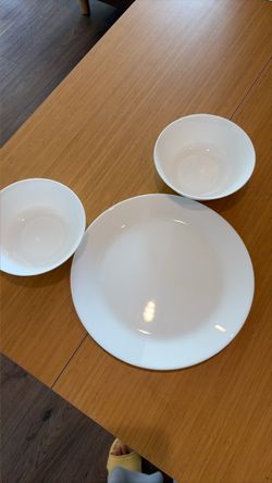 White Ceramic Dinner Plate and Bowls Set