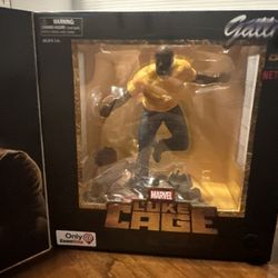 Marvel Luke Cage Gallery Statue