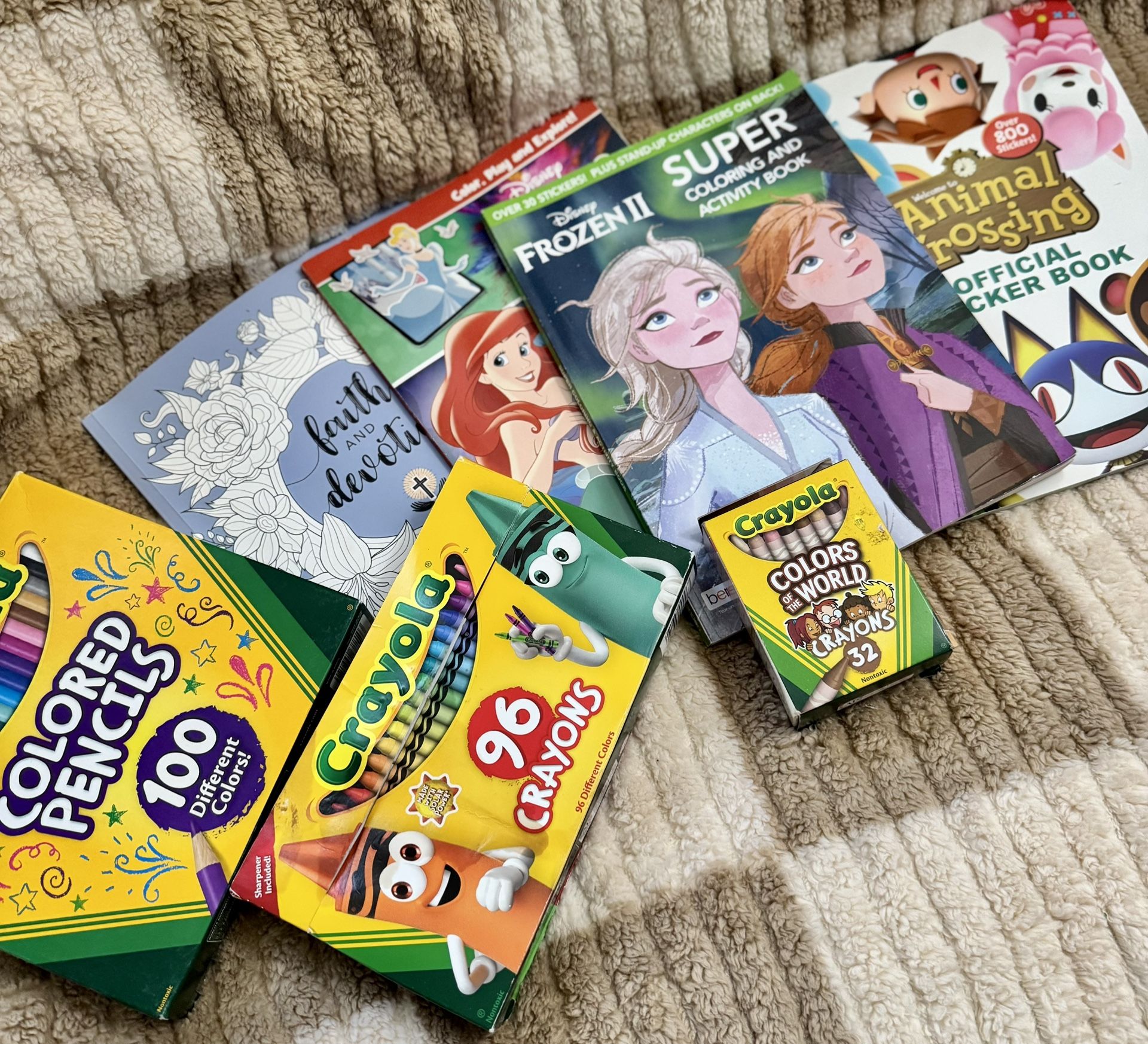 🎨 Coloring & Activity Bundle – Crayola Crayons, Colored Pencils & Books (Kids & Adults)
