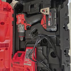 M18 FUEL 18V Lithium-Ion Brushless Cordless 1/2 in. Drill/Driver  battery and charger