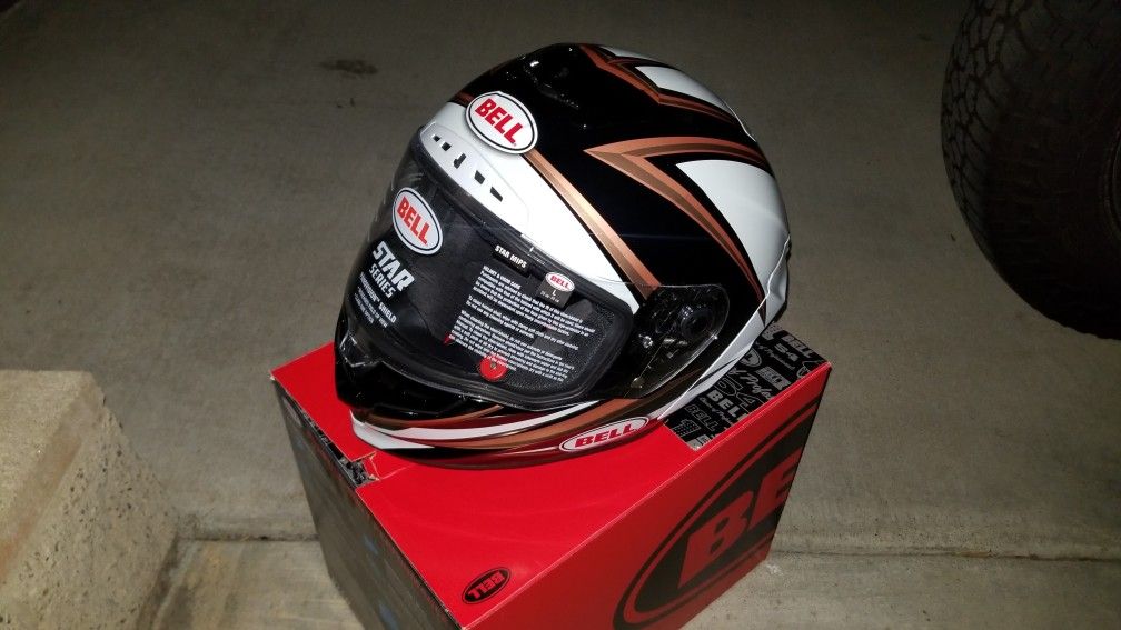Brand New Large Bell star torsion helmet with mips