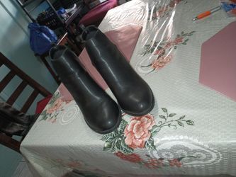 Bootswoman