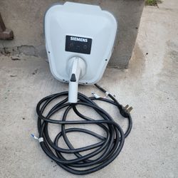 Siemens VersiCharge Gen 2 Level 2 30-Amp Electric Vehicle (EV) Charging Station
